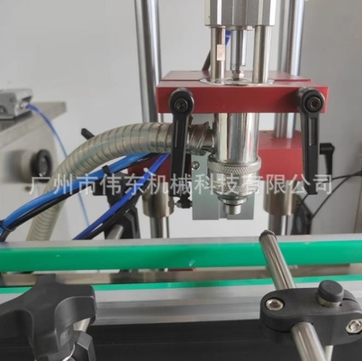 Máquina de llenado de líquido cosmético de acero inoxidable de 10 a 1000 ml 50 botellas / min