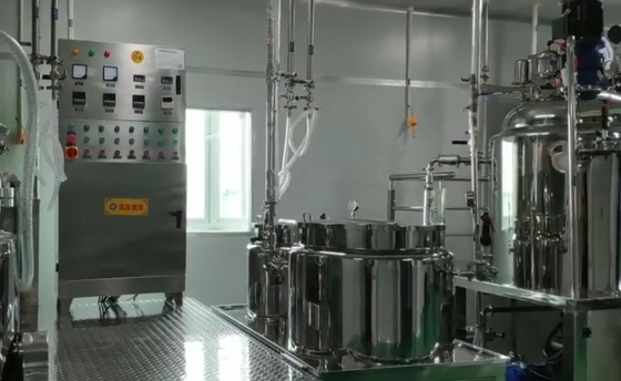 Máquina cosmética 63RPM del mezclador del emulsionante de la crema corporal del vacío a prueba de fugas