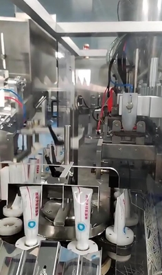20- 60pcs / Min Máquina de llenado de tubos de aluminio con una precisión ≤ ± 1% Dimensión 1500*1000*1800mm