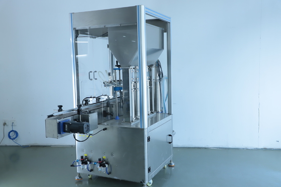 2.2KW 4 cabezas máquina de llenado de líquido cosmético 1400 * 1000 * 1700mm 30-50 botellas / min